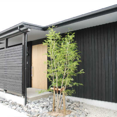 中庭を囲む動線に配慮した平屋